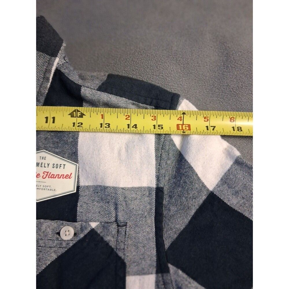 Men’s Black White Buffalo Plaid Flannel Button Down Shirt - Picture 8 of 11